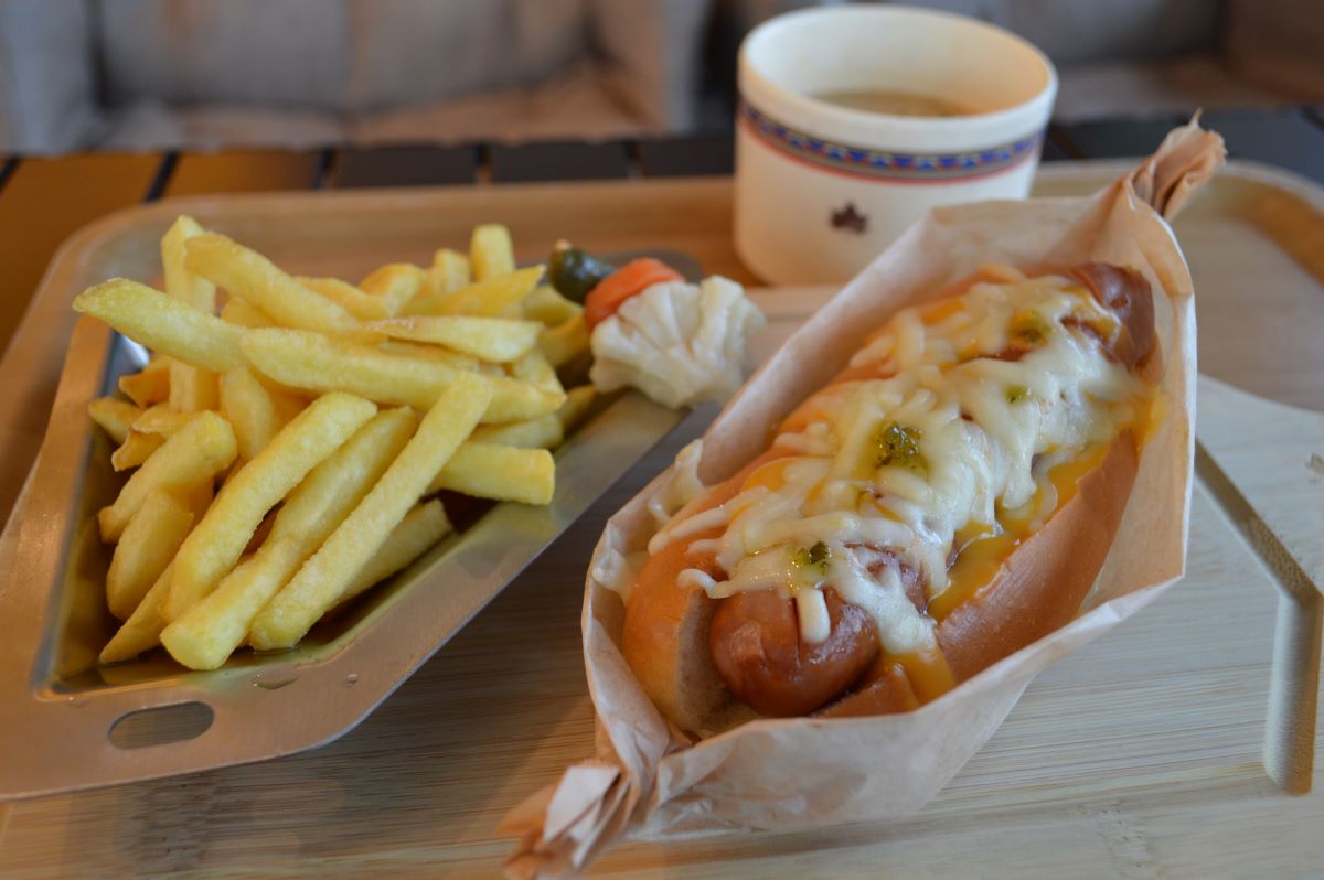 Extra-Cheesy Hot Dog Set