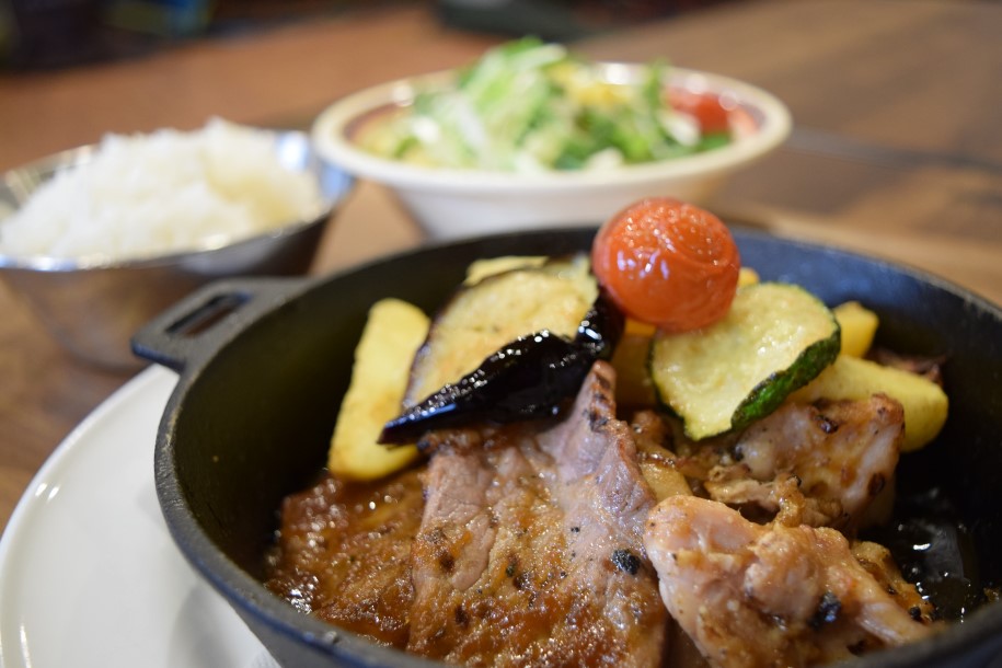 BBQ Grilled Chicken & Beef